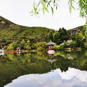蓝梅: 还是小桥，流水人家 ---  柔软时光在丽江