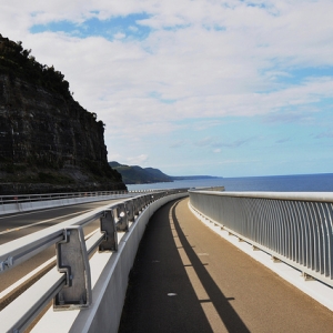蓝梅: 海崖大桥(Sea Cliff Bridge)
